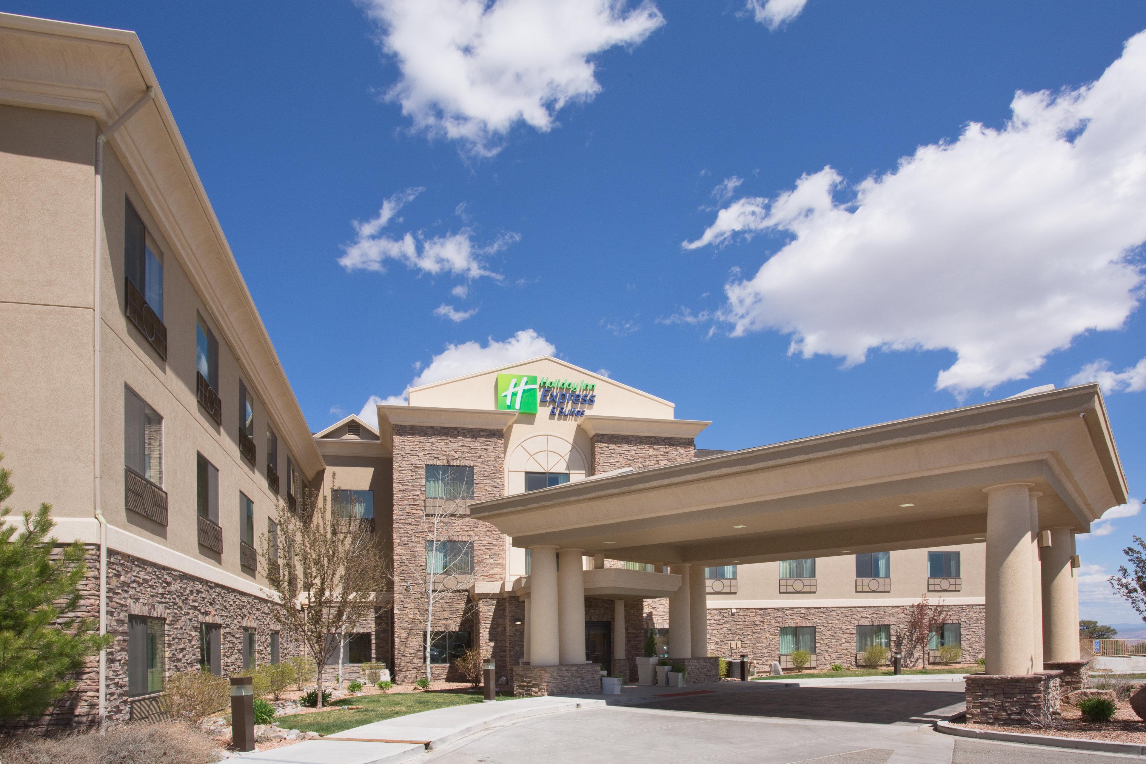 Holiday Inn Express&Suites Los Alamos Entrada Park, an IHG Hotel Exterior foto